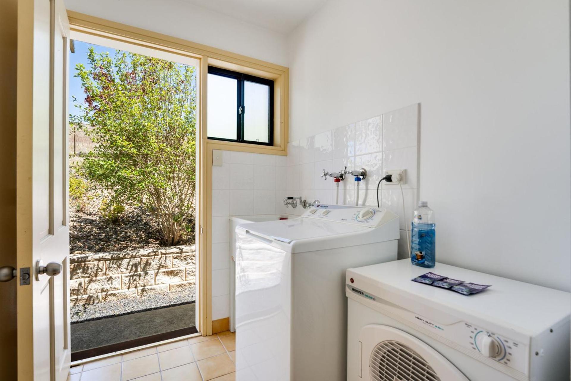 Dromaius 5 - 3Br Townhouse L Lake Views L Spa Bath L Wifi L Bbq Джиндабайн Экстерьер фото
